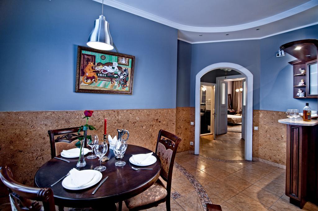 British Club Lviv Hotel Стая снимка