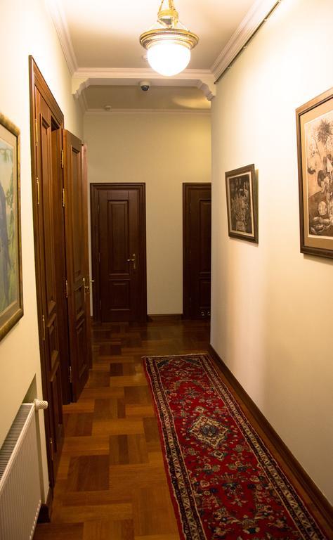 British Club Lviv Hotel Екстериор снимка