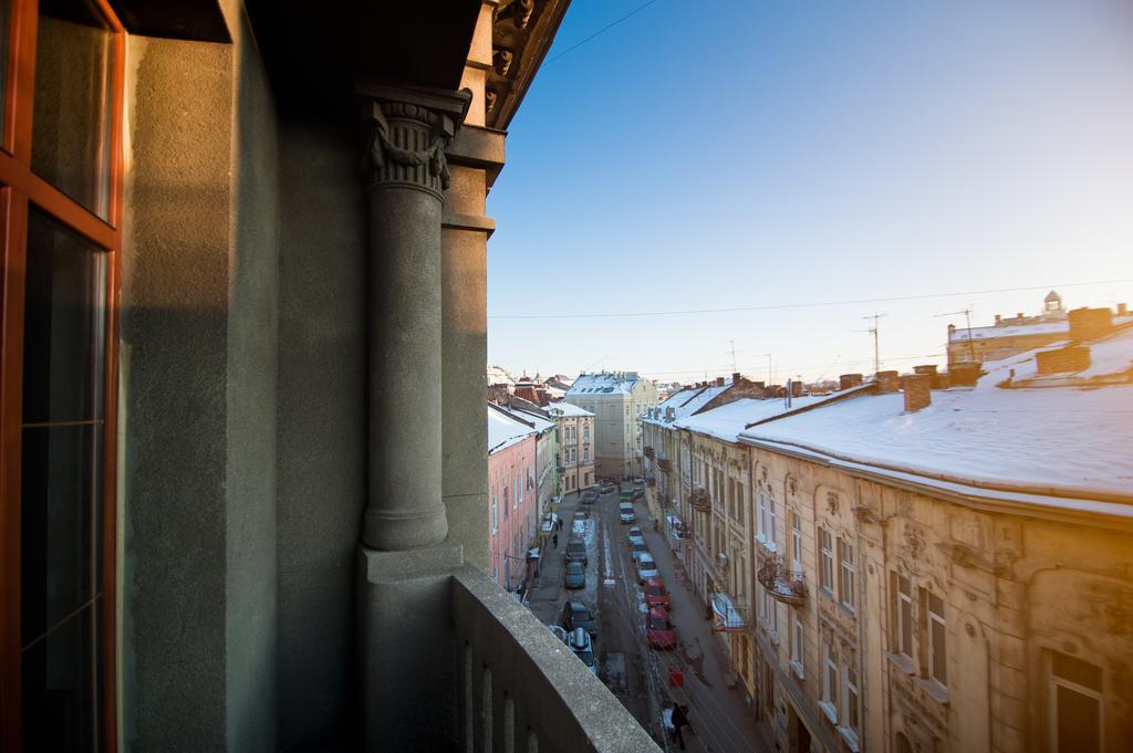 British Club Lviv Hotel Екстериор снимка