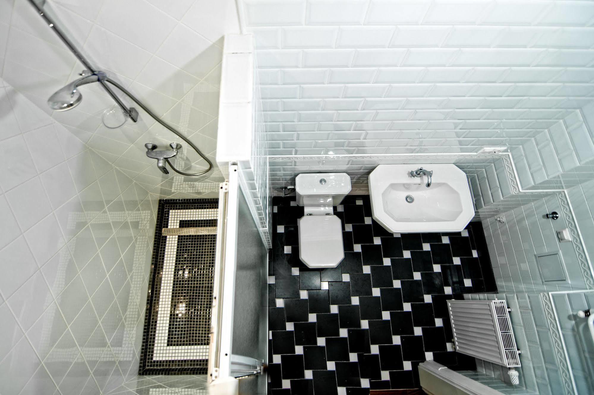 British Club Lviv Hotel Екстериор снимка