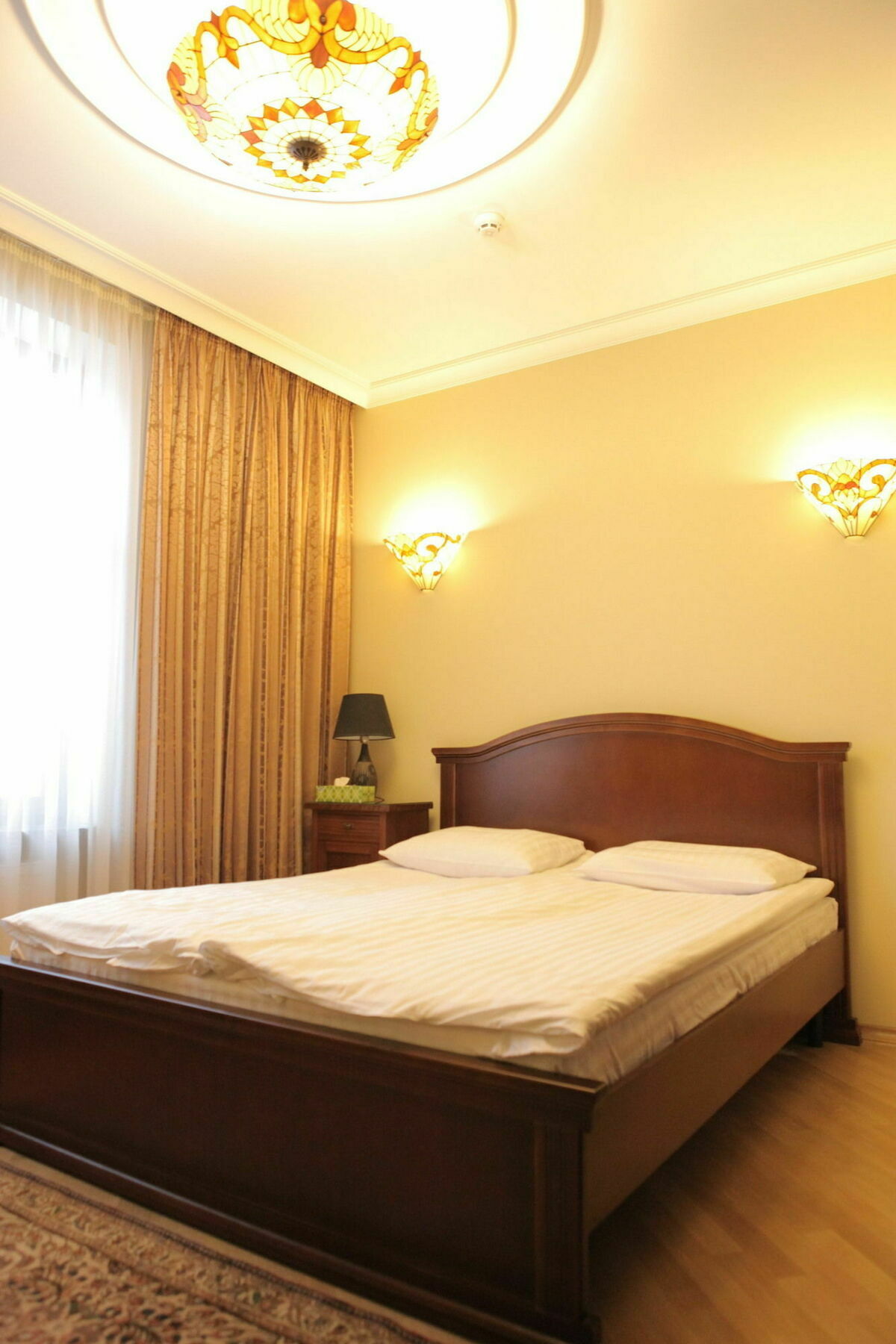 British Club Lviv Hotel Екстериор снимка