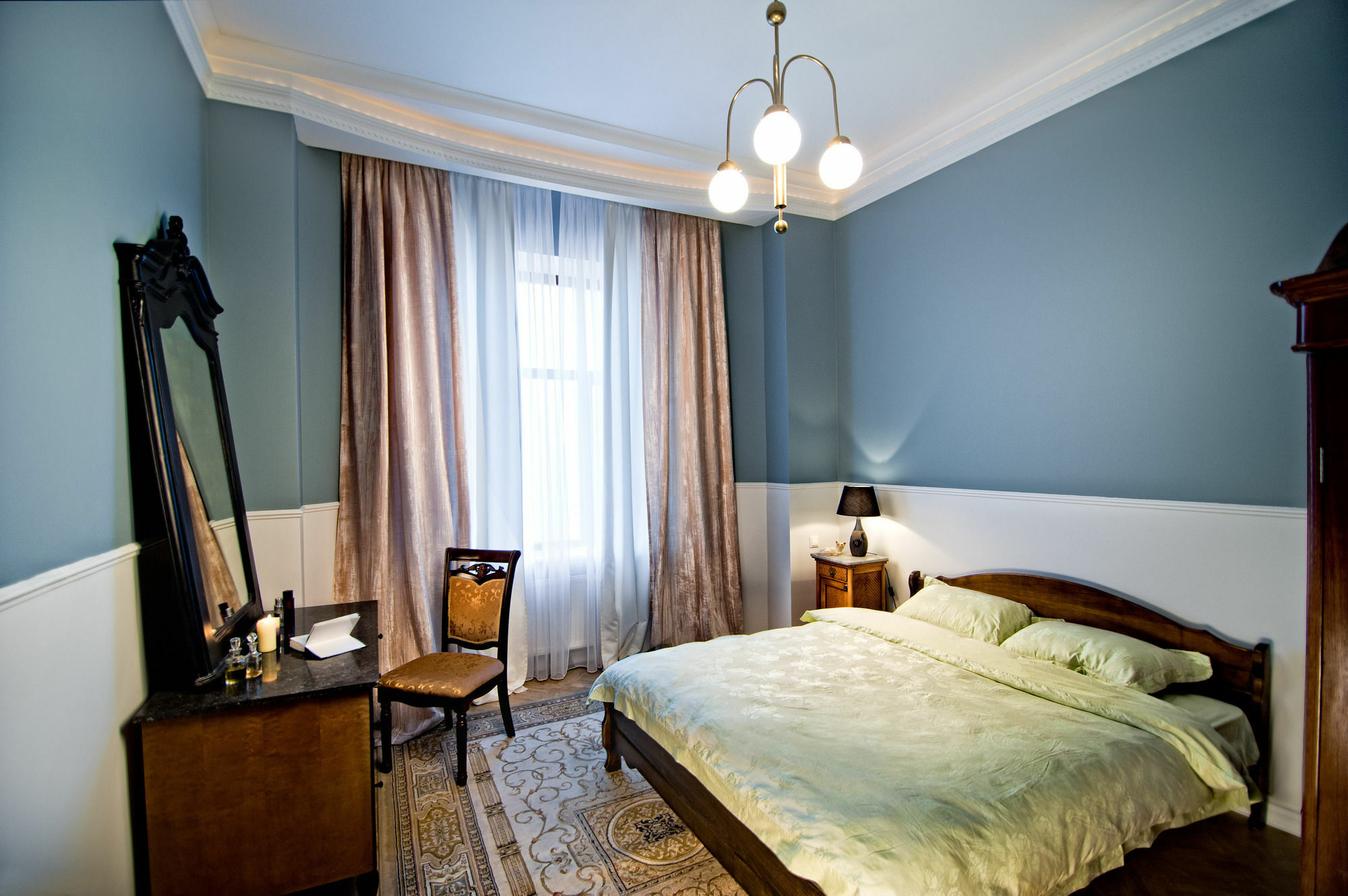 British Club Lviv Hotel Екстериор снимка