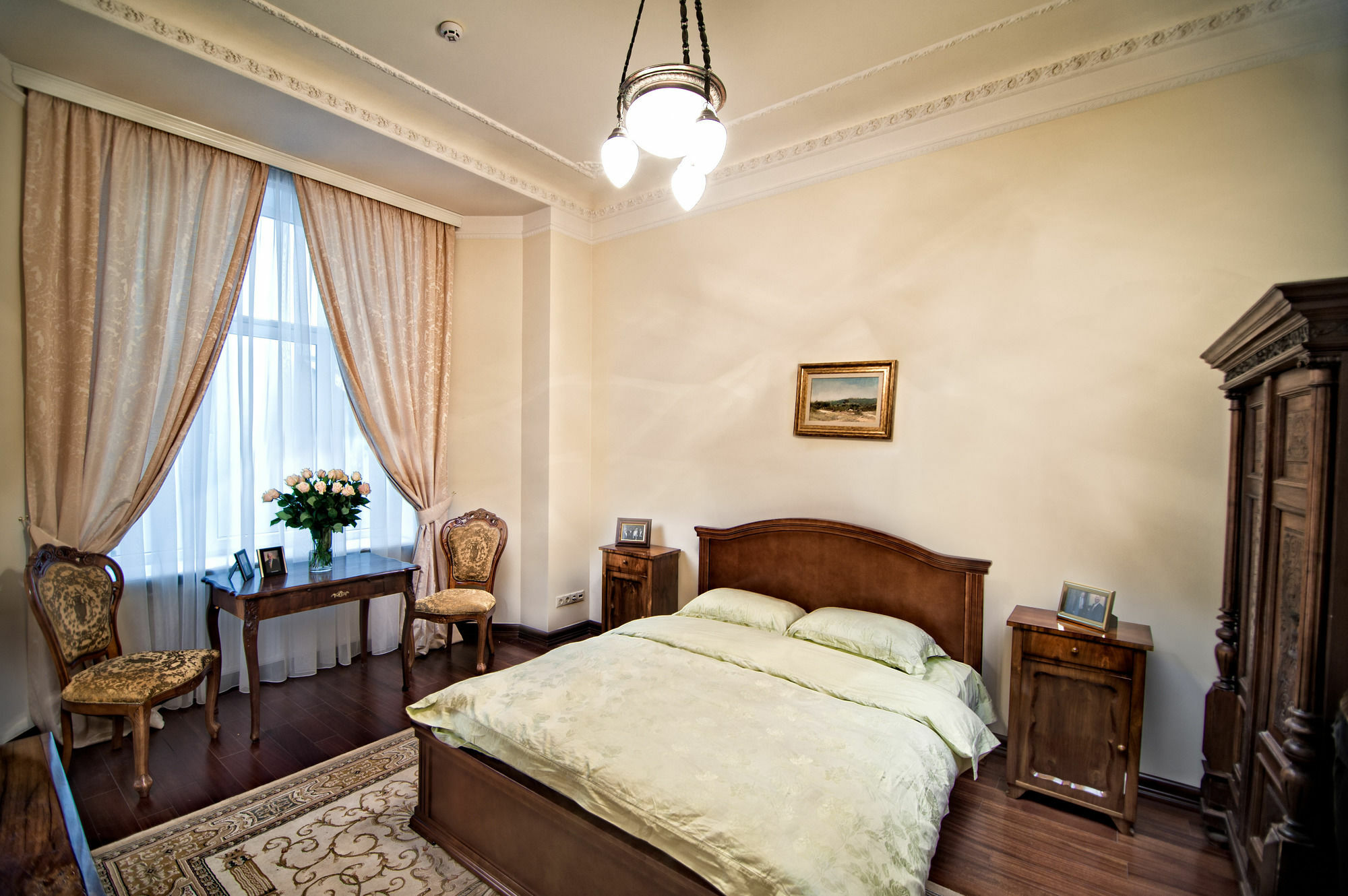 British Club Lviv Hotel Екстериор снимка